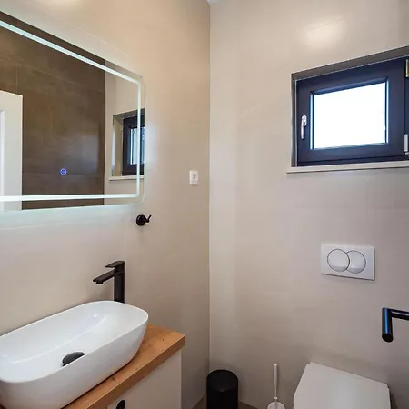Holiday home Awesome In With Jacuzzi *